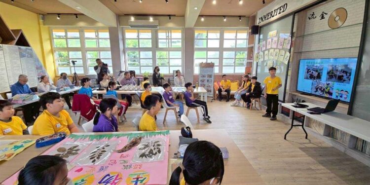 賀!彰化縣明禮國小及村東國小通過環境部「臺美生態學校綠旗認證」 1 45 43 DvjrcB