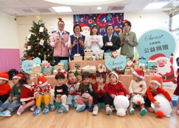 公托孩子的聖誕禮物　新北議員張維倩媒合美萬新企業　連5年捐童鞋