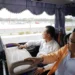 翁章梁試乘接駁車了解燈會接駁運作情形 14 翁章梁試乘接駁車了解燈會接駁運作情形