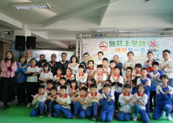 開學首日落實無菸城市　蔣萬安興華國小宣示打造清新通學動線