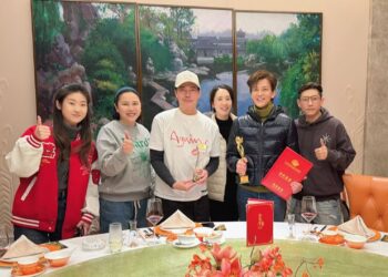 陳曉東補領影帝獎座　與謝天華同獲男配角獎即興扭臀同樂