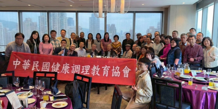 中華民國健康調理教育協會成立。致力於健康調理相關知識的系統化整理,建立清楚的學習架構與專業共識,並協助社會大眾正確認識健康調理的角色定位、適用範圍與專業界線,期望為台灣健康管理與預防保健領域奠定更穩健、可被信任的制度基礎。
照片協會提供