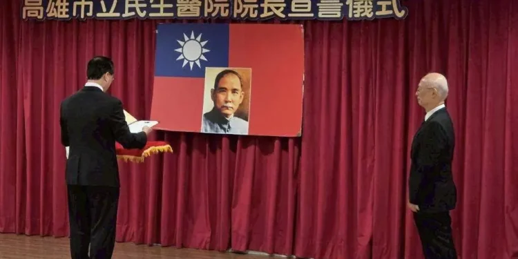 借將臺大!高雄市立民生醫院新任院長王振源今宣誓上任 三方向領航升級發展 1 IMG 3529 1