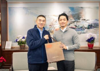 謝國樑赴北市請益　宣布基隆國中小午餐全免