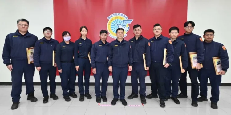 嘉義市警局表揚21位績優員警 阻詐、助人事蹟豐碩 1 IMG 6695 YyoXIk