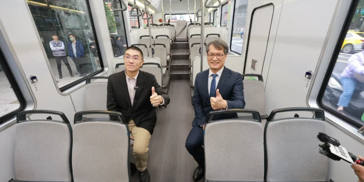 鴻華 MODEL T 前進基隆 啟動綠色交通新篇章 1 鴻華 MODEL T 前進基隆 啟動綠色交通新篇章