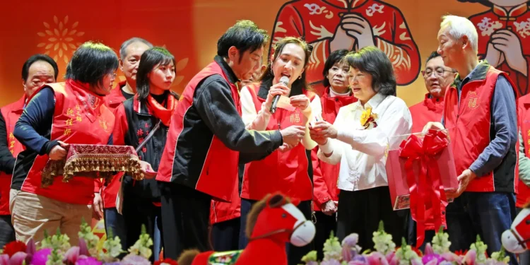 黃敏惠表揚奮發學子 福添福圍爐餐會溫暖雲嘉千人心 1 IMG 7032 OifFK0