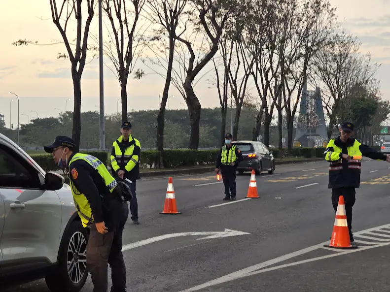 春節9天連假來了 嘉義市警一分局加強交通疏導與酒駕取締 1 春節9天連假來了 嘉義市警一分局加強交通疏導與酒駕取締