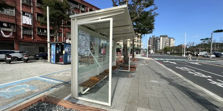 基隆公車處完成新建及汰換14處候車亭 新年迎新候車環境更用心 1 基隆公車處完成新建及汰換14處候車亭 新年迎新候車環境更用心