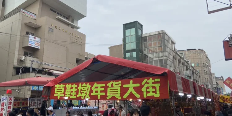 駿馬迎新春 草屯鎮115年農曆春節年貨街 熱鬧登場 1 IMG 7577 RlWqk2