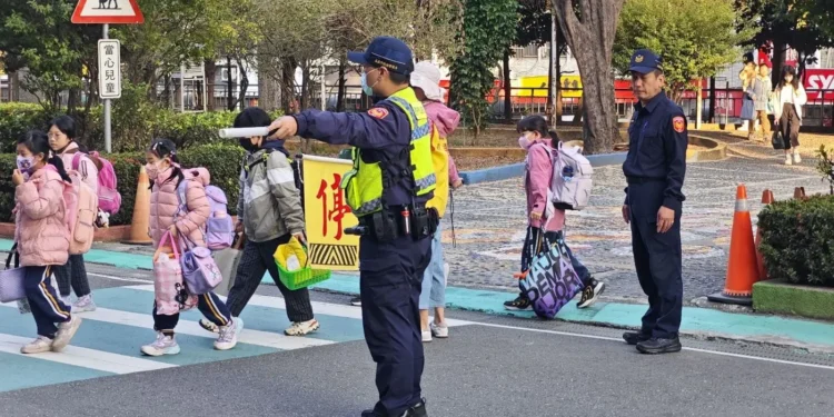 嘉市開學日啟動「護童專案」 警局全方位守護學童上學安全 1 IMG 7823