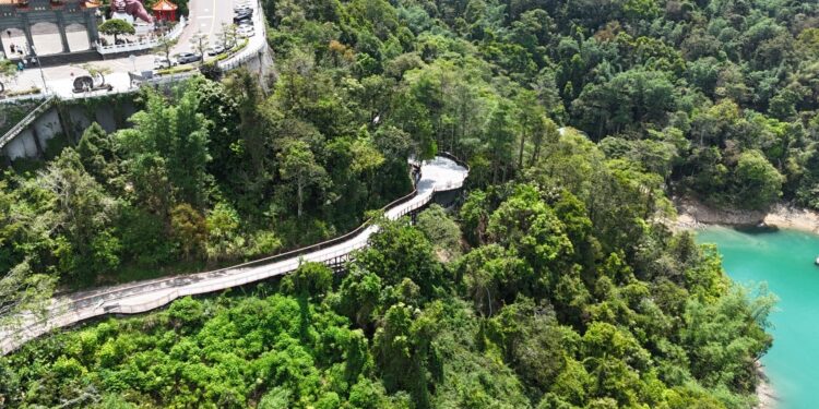 跨越日月潭文武廟!高架自行車道改善工程完工 即日起開放通行 1 IMG 8330