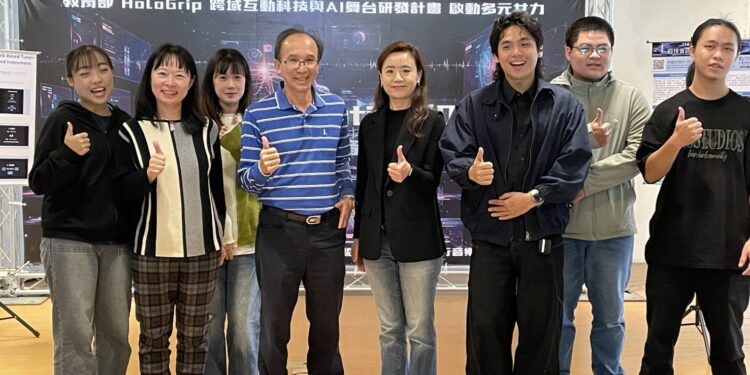 南臺科技大學流行音樂產業系「HoloGrip 跨域互動科技與 AI 舞台研發計畫」，將於1月7日於高雄流行音樂中心登場。（記者蔡清欽攝）