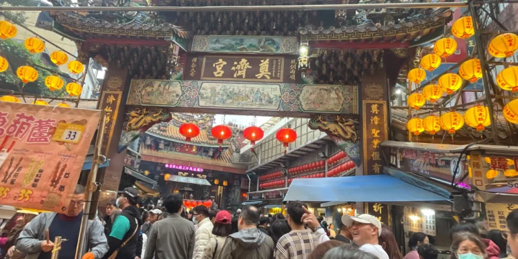 基隆愛四路夜市嚐美食 春節不打烊熱鬧迎新年 1 img 20260220 021035 a53285 scaled