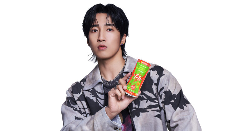 婁峻碩代言能量飲品  照片提供：葡萄王生技