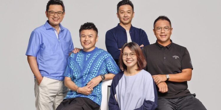 智寶IP布局開花,2025年12月營收飆2.39億元 1 智寶國際經營團隊 1 1024x684 1