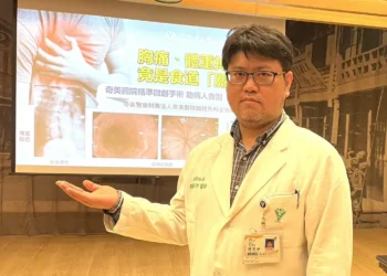 中年男子吞嚥困難體重狂掉，竟確診罕見「食道弛緩不能症」，手術改善