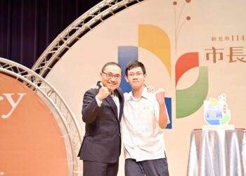 新北榮耀 5,178位學生獲頒市長獎 侯友宜鼓勵學生開創自己的未來 11 新北榮耀 5,178位學生獲頒市長獎 侯友宜鼓勵學生開創自己的未來