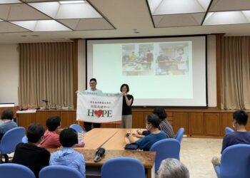臺南醫院社區復健中心辦理家屬聯誼會  結合海廢再生與藝術輔療