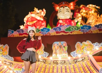 最萌導覽員上線！　 超人氣網紅貓貓帶路 解鎖民政燈區「幸福祈願村」沉浸式祈福體驗