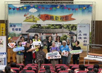 銀髮演員化身黑狗哥與石虎！　台中動保處攜手「五五後劇團」前進校園 跨世代生動扎根生命教育