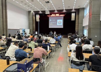 全員取得率100% 從基層扎根職安觀念! 中市建設局辦理新進人員職安卡教育訓練 12 全員取得率100% 從基層扎根職安觀念! 中市建設局辦理新進人員職安卡教育訓練