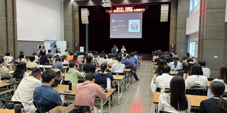 全員取得率100% 從基層扎根職安觀念! 中市建設局辦理新進人員職安卡教育訓練 1 1 216