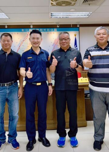 員警榮退　芳苑分局頒贈退休紀念品