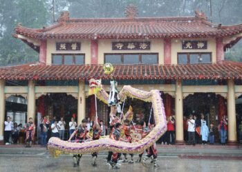 投縣「金龍賜福藝術文化節」迎春雨引人潮　同享信仰藝文公益之樂