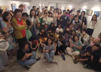 《微光童心・看見希望》畫展今日登場 藝術陪伴受虐兒走出陰影