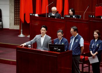 「台北就是輝達的家!」蔣萬安總質詢後喊話:AI時代全面啟動 4 「台北就是輝達的家!」蔣萬安總質詢後喊話:AI時代全面啟動