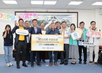科林助聽器公司捐贈市值百萬助聽器　助南投弱勢