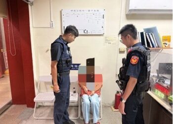 失智婦徒步迷途至伸港　暖警即時協助平安返家