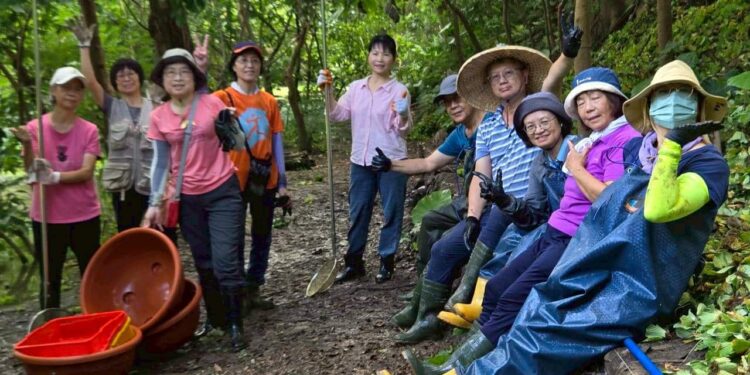 烈日下的城市守護者 榮星、玫瑰園志工用汗水灌溉台北綠意 1 3ce1bbf1 a26a 4c02 9ee1 9d9976783c29