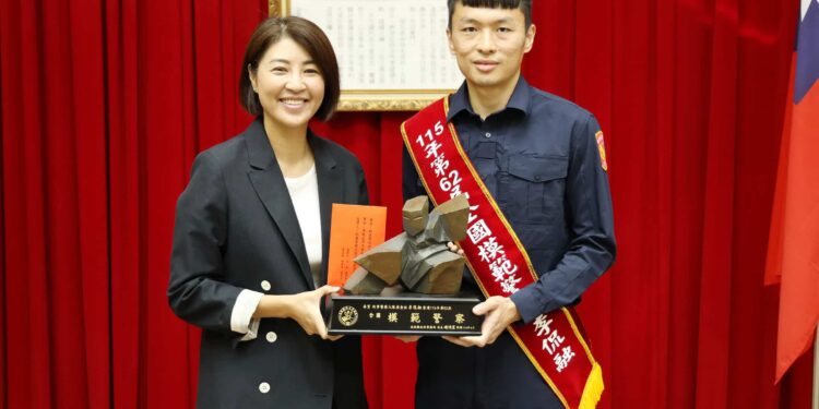 守護城市的力量 南投警察節大會表揚績優員警 1 41 2 8