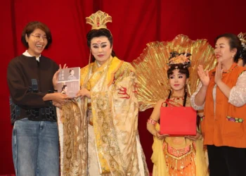 明華園「女神何仙姑」國姓巡演爆棚！ 許淑華縣長　讓國家級戲曲走入偏鄉