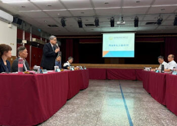 南投地檢選舉查察馬不停蹄 周檢察長率隊親赴南投分局、竹山分局召開 「115年地方公職人員選舉查察檢警分區座談會」 全面掌握第一線選情 11 南投地檢選舉查察馬不停蹄 周檢察長率隊親赴南投分局、竹山分局召開 「115年地方公職人員選舉查察檢警分區座談會」 全面掌握第一線選情