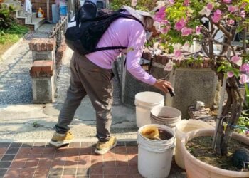 清明連假將至，掃墓祭祖與踏青出遊活動增加，黃偉哲提醒做好防蚊措施，防範登革熱