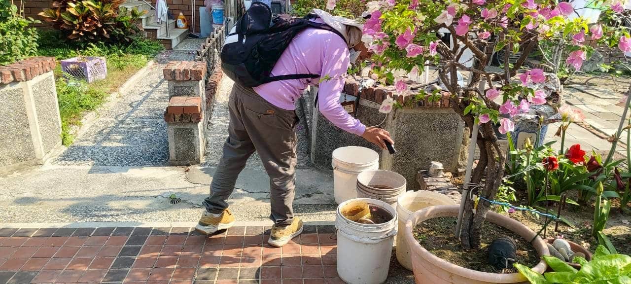 清明連假將至,掃墓祭祖與踏青出遊活動增加,黃偉哲提醒做好防蚊措施,防範登革熱 1 727855 0