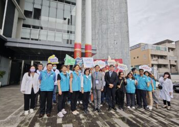 食藥署長姜至剛視察永在食安大樓 肯定嘉縣檢驗防護力 3 食藥署長姜至剛視察永在食安大樓 肯定嘉縣檢驗防護力