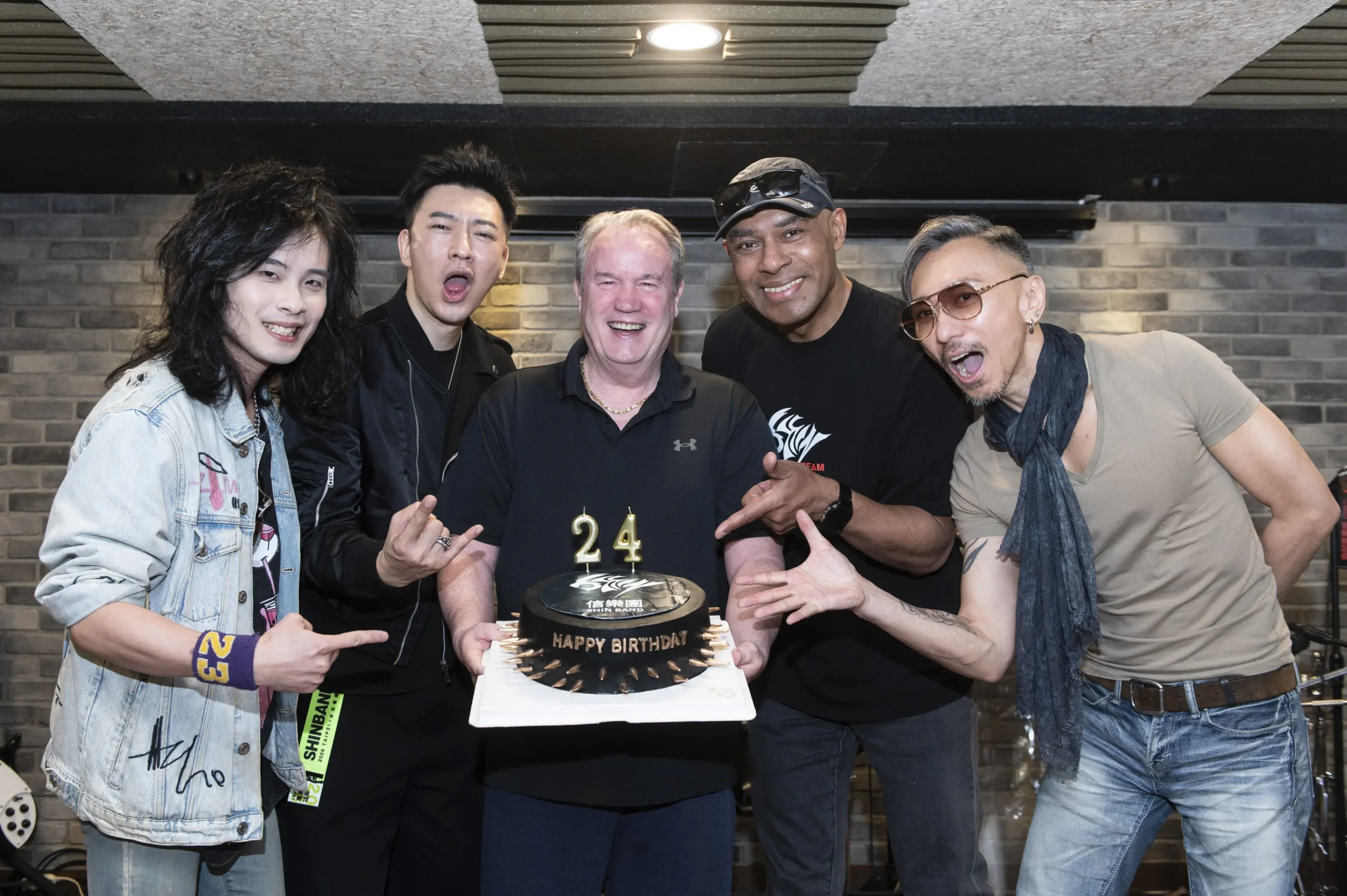 信樂團成軍24年 Michael 與 Tomi 感觸良多 再燃搖滾火焰 1 E681A9E5B8ABE58FB8E5BE92E69DBE-E9A99AE5969CE78FBEE8BAABE78DBBE69096E6BBBEE89B8BE7B395E7A59DE7A68F-