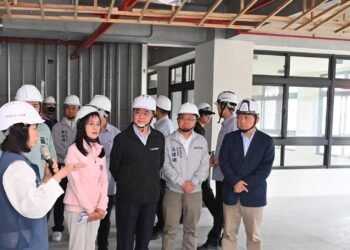 長照3.0啟動　呂建德隨卓揆視察台東社福大樓興建工程　預計六月完工