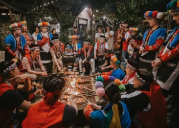 阿里山星光婚旅12對佳偶體驗部落秘境！夕陽雲海見證浪漫愛情