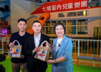 訪謝國樑請益親子政策　徐欣瑩：參考基隆經驗打造新竹縣「室內兒童樂園」