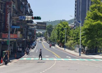 基隆復興路刨鋪翻新增設左轉車道 紓解車流壓力 6 基隆復興路刨鋪翻新增設左轉車道 紓解車流壓力