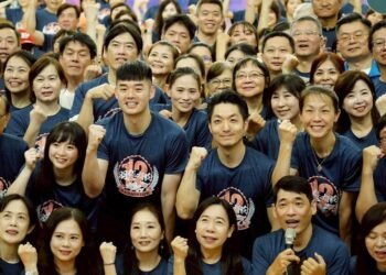 全國校長、家長會齊聚揮拍做公益　蔣萬安：參與人數突破2700人