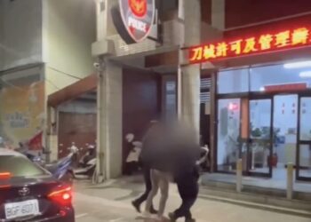拒檢狂逃還擦撞3車　嘉市警停車場圍捕毒駕男