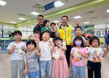 香包DIY、彩蛋闖關嗨翻天 竹山鎮親子館端午活動人氣旺 6 香包DIY、彩蛋闖關嗨翻天 竹山鎮親子館端午活動人氣旺