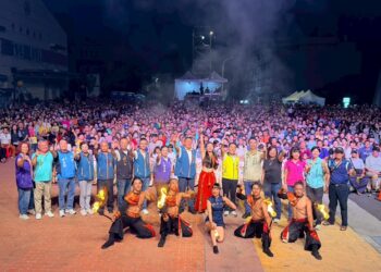 世界級火舞藝術閃耀竹山 《珍火馬戲團》火舞劇感動登場 9 世界級火舞藝術閃耀竹山 《珍火馬戲團》火舞劇感動登場