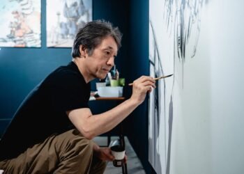 駁二「怪獸風景」展　《哥吉拉》怪獸設計師西川伸司現場創作中